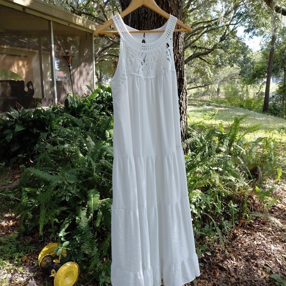 Luxology Halter Neck Crocheted Lace Tiered Lined Sz Small S Resort Cruise Dress - Picture 2 of 12